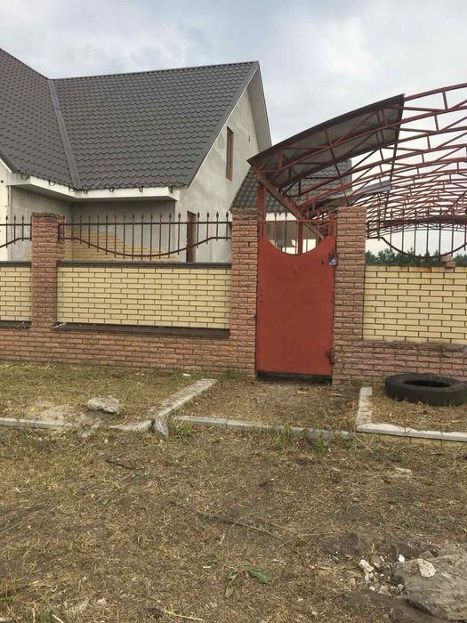 Продам дом в Орловщине . Хозяин. 24 сотки