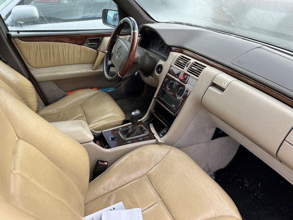Mercedes W210 E230 ano 1997 para peças