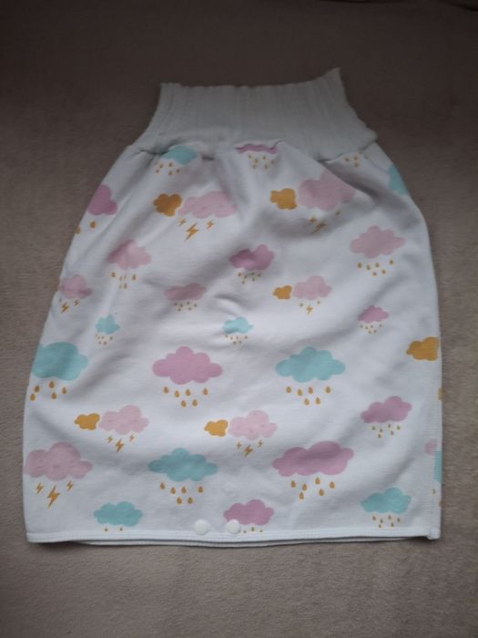 Spódniczka wodoodporna do 4 r.ż., piżama