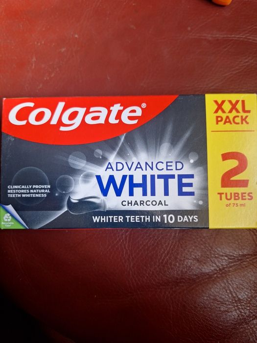 Colgate Advanced White Charcoal XXL – 2x75 ml – wybielająca pasta z wę