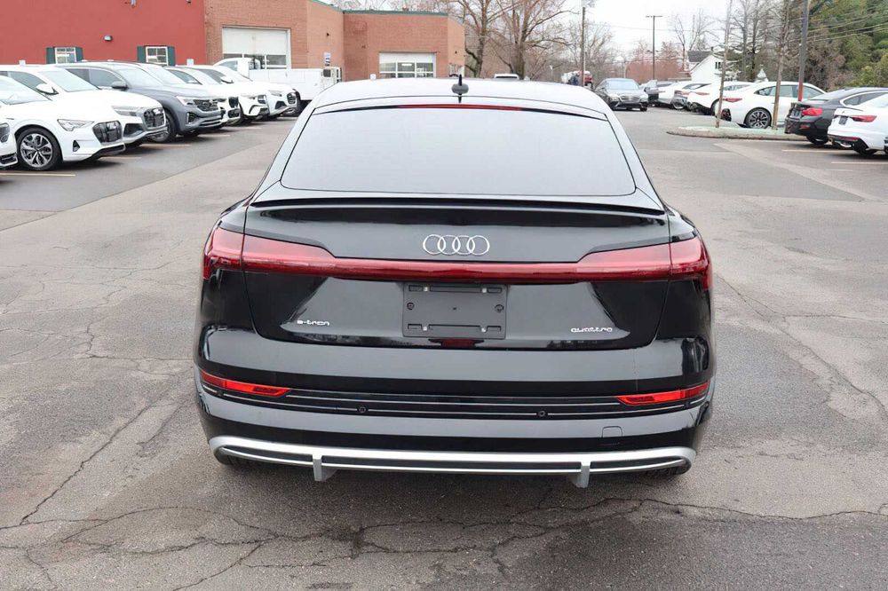 Audi e-tron Sportback quattro Premium      2021