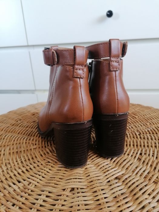 Botki Stradivarius 37 imitacja skóry na słupku brązowe jak nowe