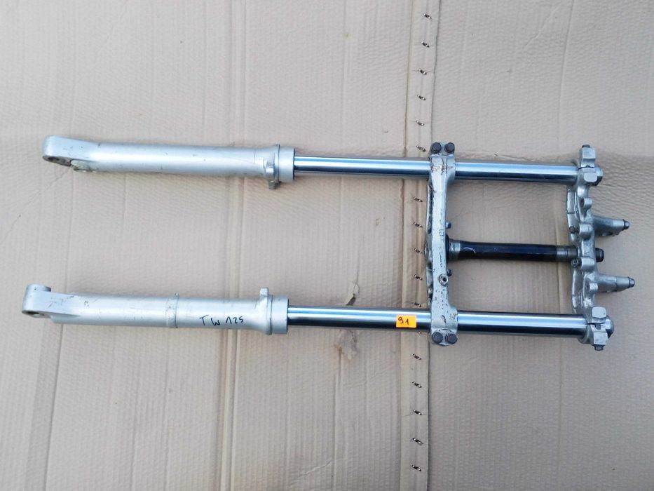 Yamaha TW 125 lagi amortyzatory przód półka górna dolna