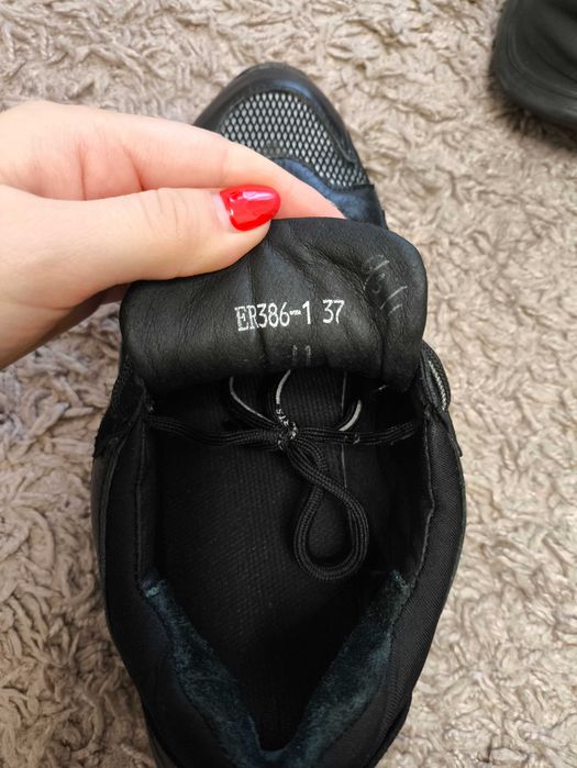 Кросівки шкіряні