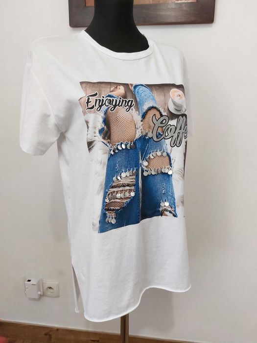 Biały, asymetryczny T-shirt z nadrukiem, S