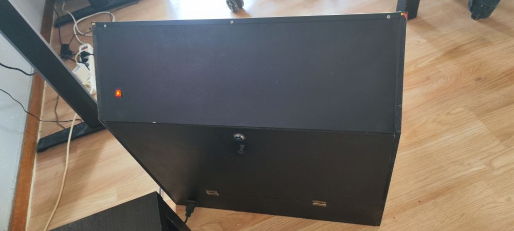 Máquina arcade multiplataforma (ecrã 24 polegadas)