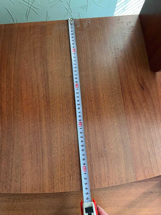 Комп'ютерний стіл