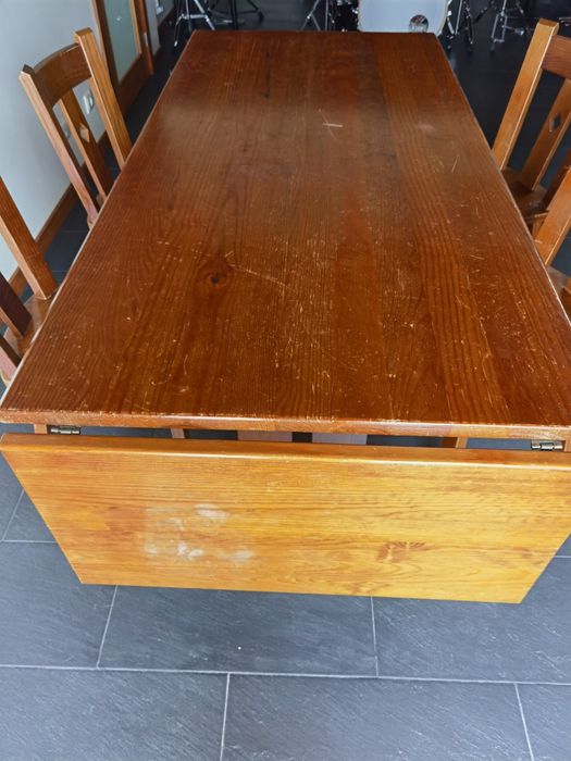 Mesa de pinho maciço extensível
