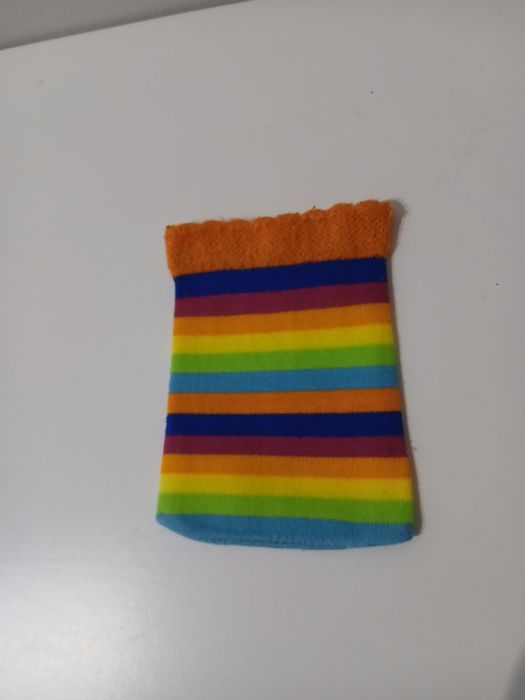 Pequena bolsa em tecido elástico