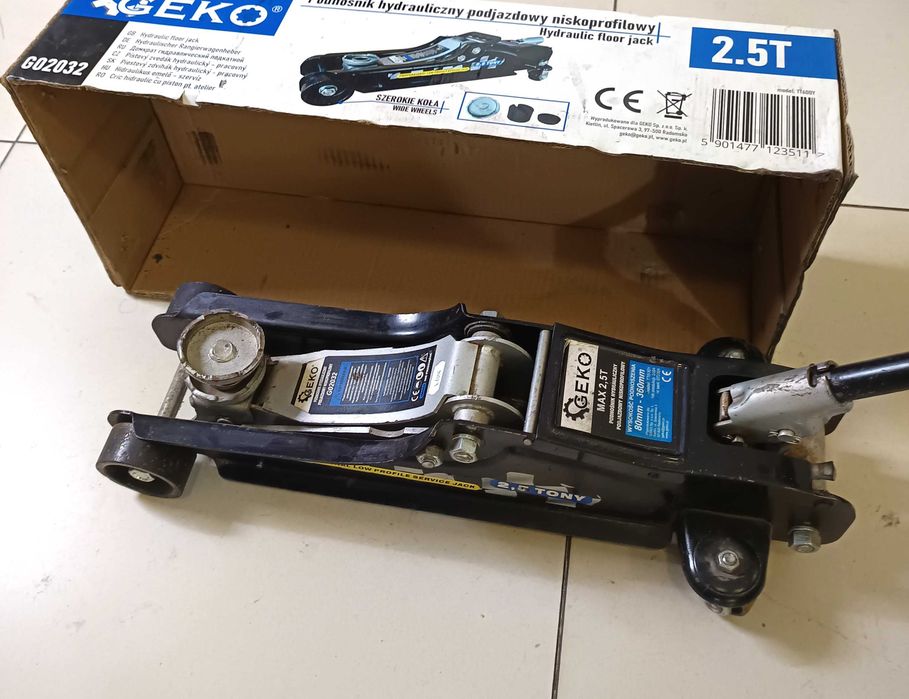 Podnośnik hydrauliczny GEKO G02032 2,5T niski profil 80-360 mm