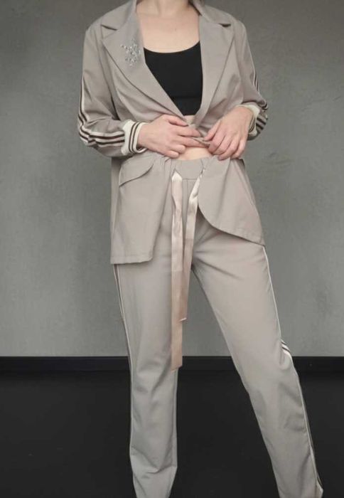 Komplet dresowy elegancki żakiet spodnie miejski fango beżowy m 38