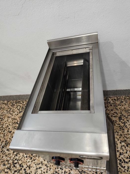 Grelhador a gás com gaveta agua