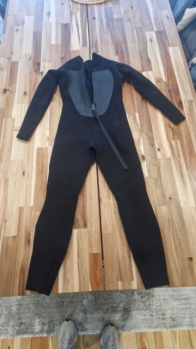 Fato de Surf Quiksilver como novo