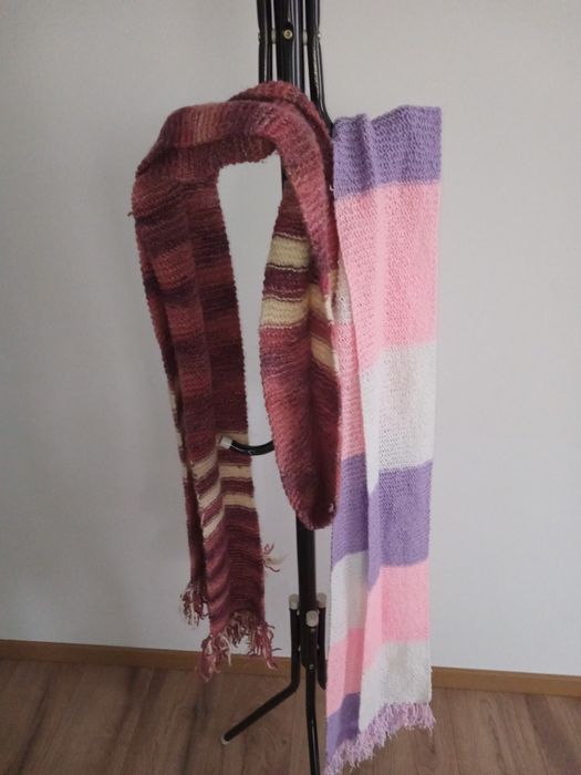 Wełniane szaliki ręcznie robione na drutach, bardzo długie