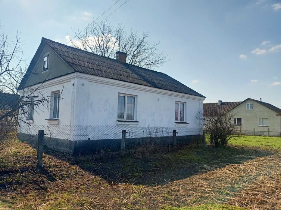 Продаю будинок в сільській мальовничій місцевості.Дубенщина.