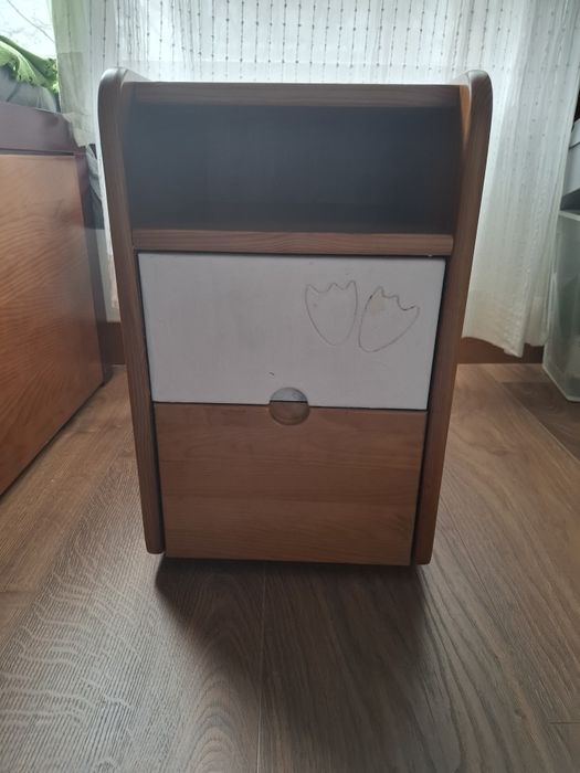 Quarto  Cama de solteiro+ colchão + mesa cabeceira + camiseiro +secret