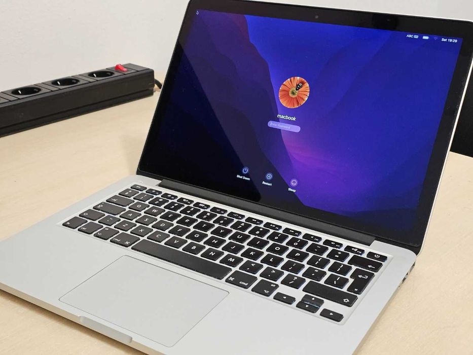 Macbook PRO 13 ( i5 / 8GB / 128GB )