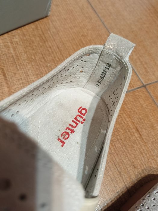 Туфлі літні бежеві 40 розмір з перфорацією б/в