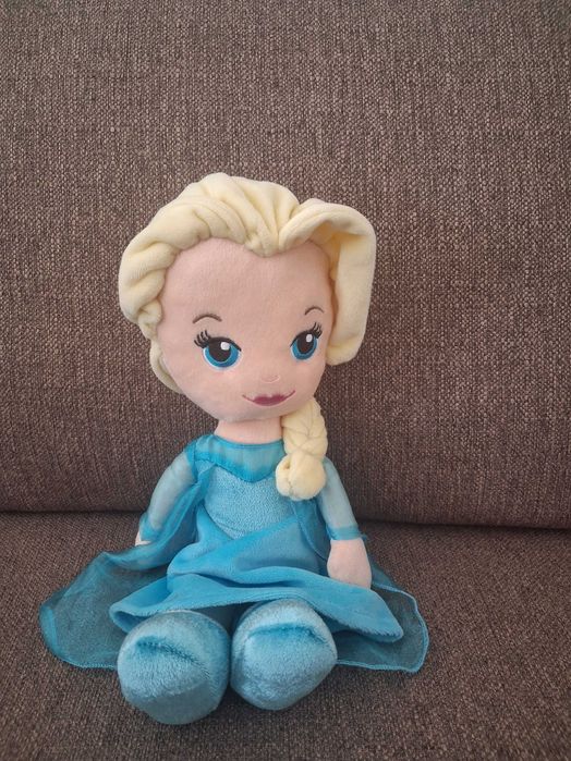 Peluche Elsa em bom estado