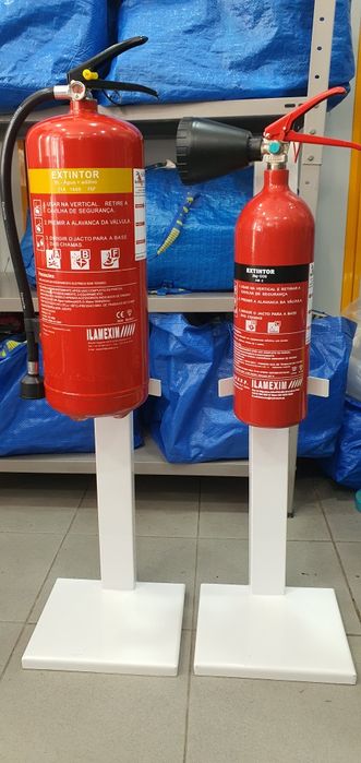 Extintores CO2 e Água vom Aditivo