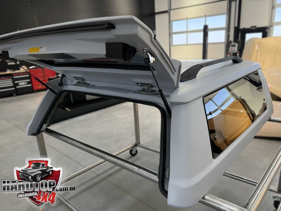 Zabudowa paki Hardtop Isuzu D-Max 2020+ Szyby uchylne
