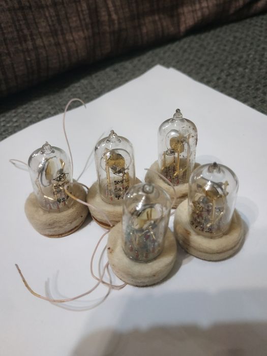 Радіодеталі.Кварцовий резонатор