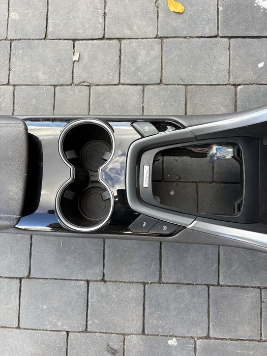Ford Mondeo MK5 tunel środkowy kompletny