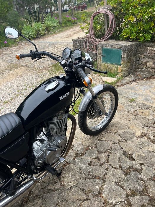 Yamaha SR500 (1989) Matrículada– Clássico Puro com Performance Otimizada