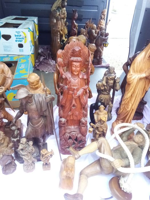 Figurki i rzeźby drewniane