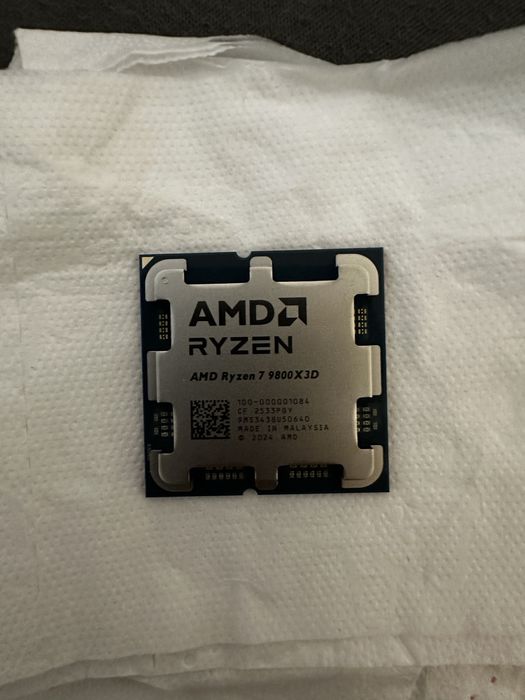 AMD Ryzen 7 9800X3D — nowy, nieużywany