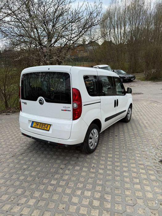 Opel Combo 1,4benzyna  7 osobowy tylko 116tys przebiegu super stan