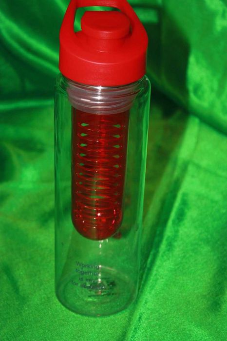 Бутылка для напитков с заварочным узлом 650 мл