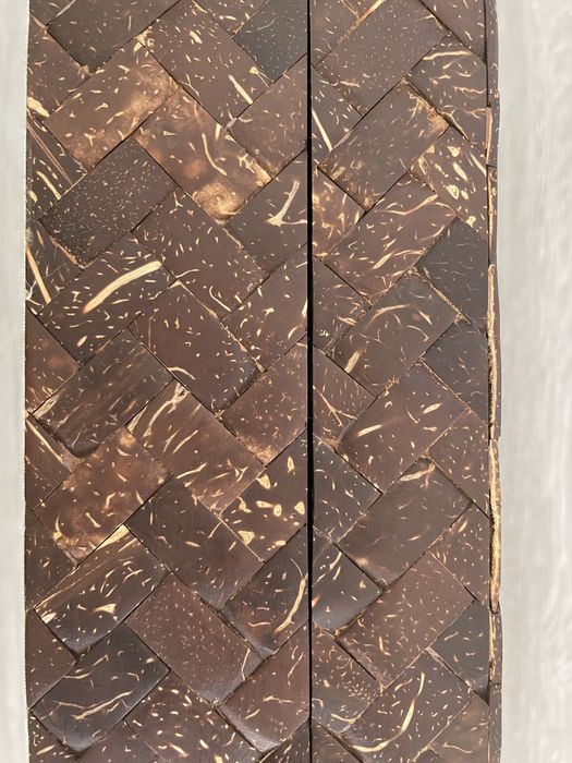 Caixa com côco embutido