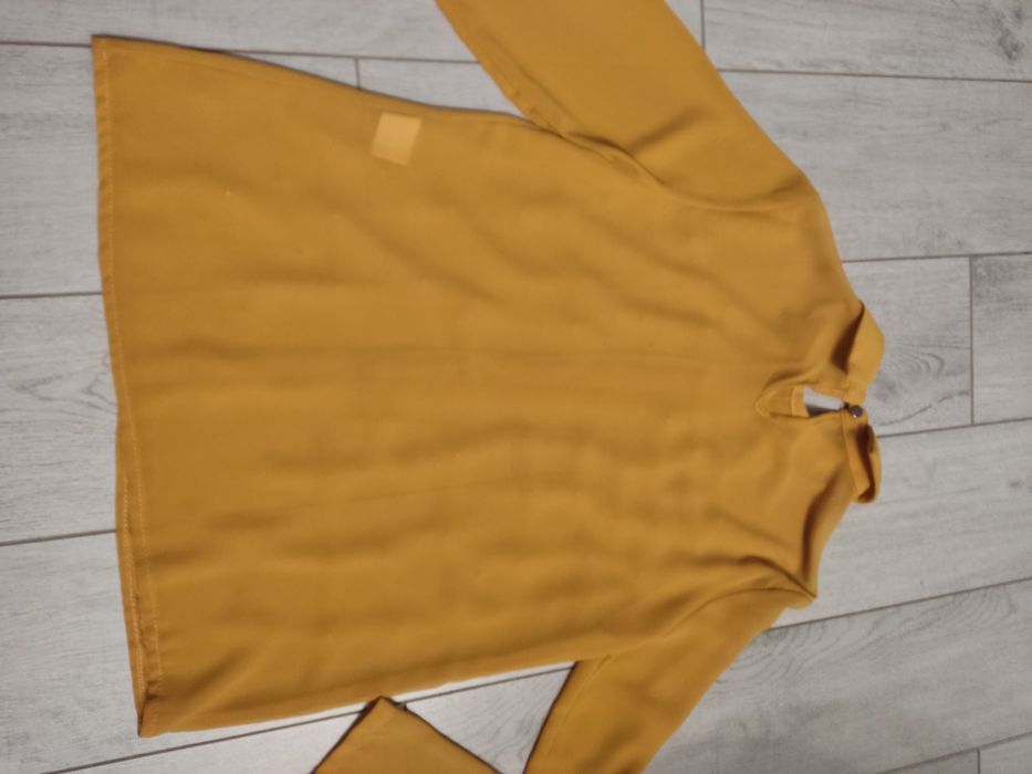 Żółta bluzka z aplikacją