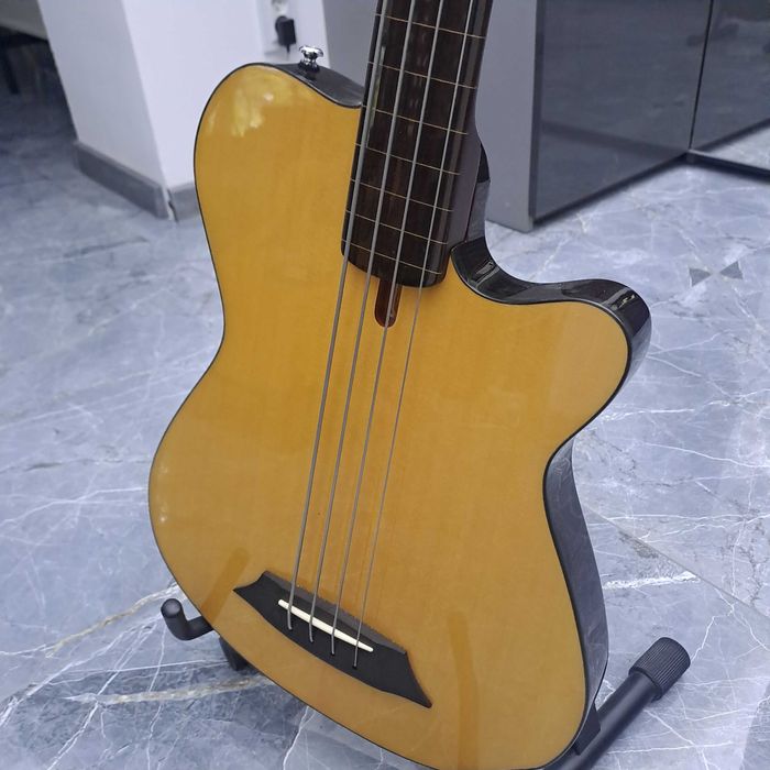 Gitara basowa fretless Sire Marcus Miller GB-4FL z futerałem