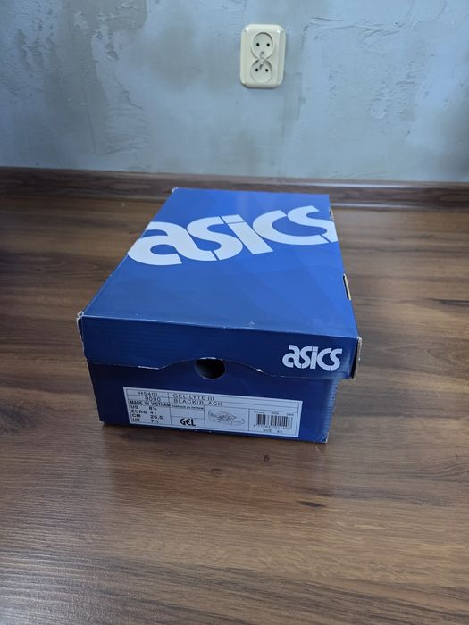Pudełko na buty. Po butach Asics Gel Lyte III, rozm. 41, 8 1/2 us