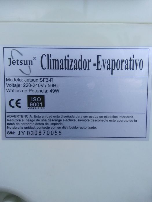 Climatizador como novo com comando à distância.