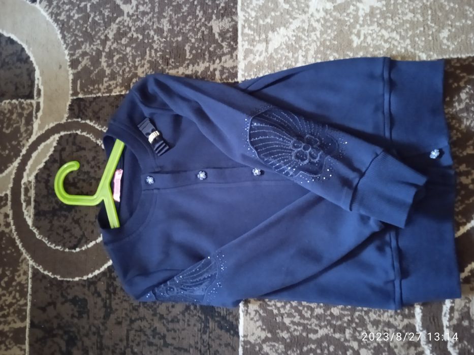 Нереально гарна кофтинка на дівчинку