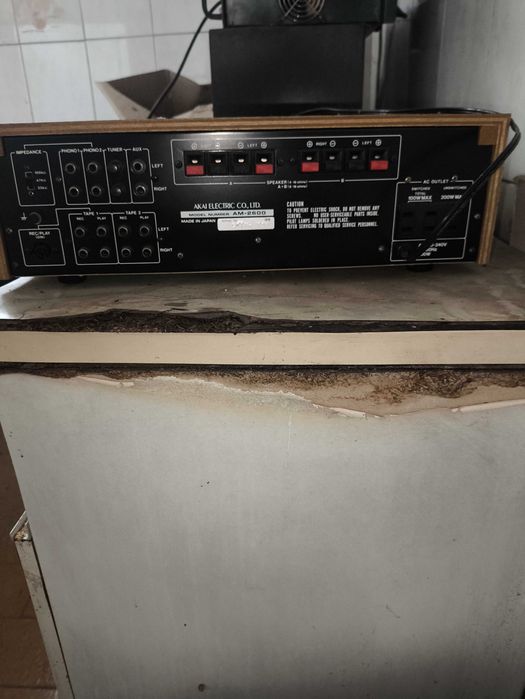 Amplificador AKAI