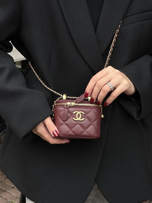Сумка Chanel Classic Burgundy Lambskin Pearl Crush Mini Vanity Case