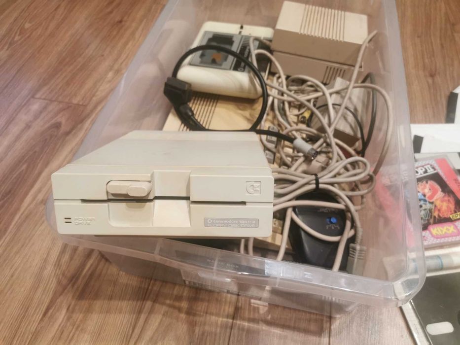 Komputer PRL Commodore 128