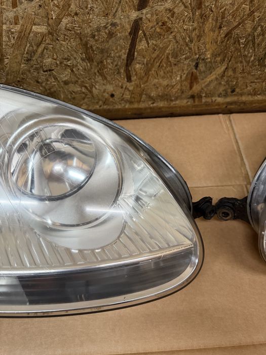 Передні фари Hella Volkswagen Golf 5 Jetta 03-09 ціна за штуку