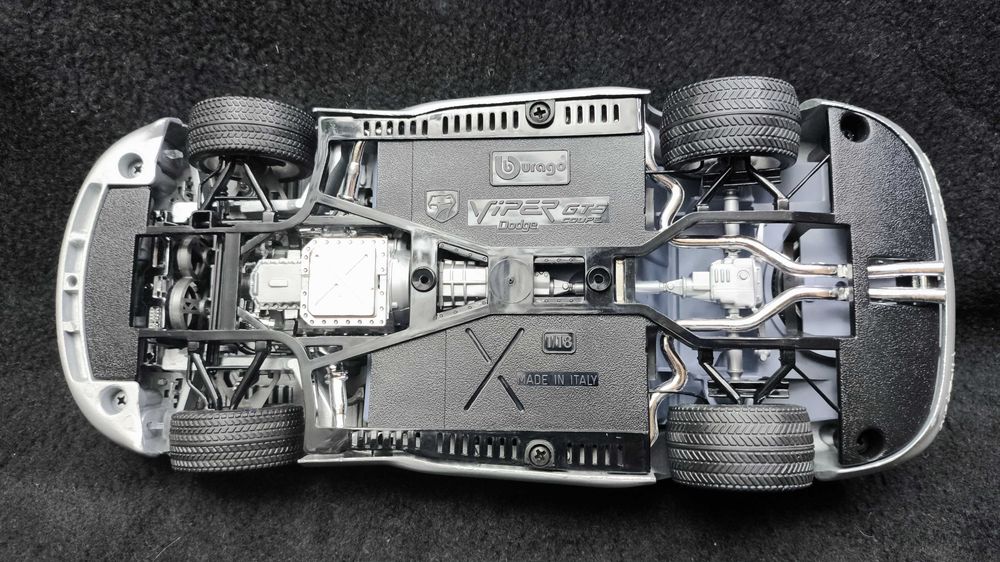 Модель авто 1.18 Dodge Viper GTS Coupe Grey (Bburago made in Italy)