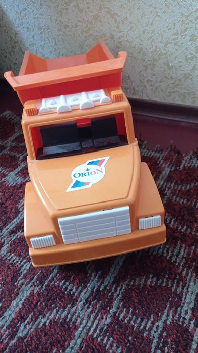 Самосвал дитячий