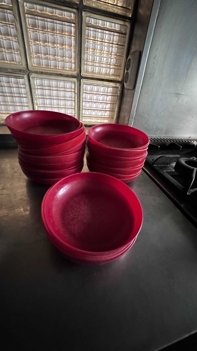 Pratos e Canecas em plástico infantil
