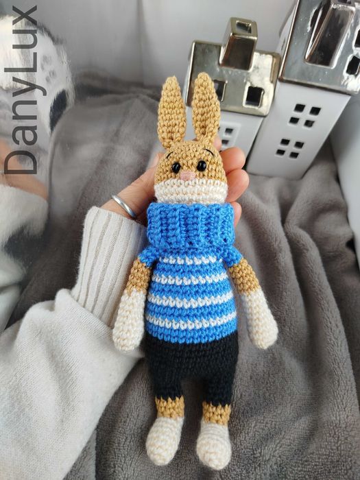 Prezent dla dziecka, Maskotka Króliczek, Zabawka wykonana na szydełku