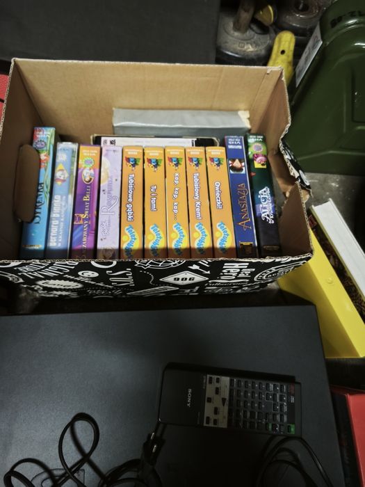 Kasety VHS pytaj o tytułu VHS