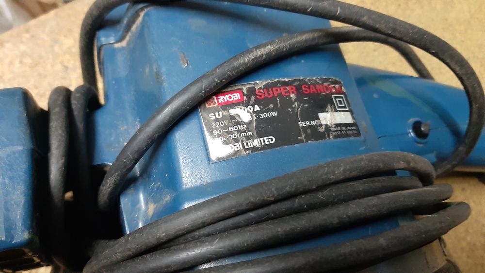 Lixadeira profissional em bom estado