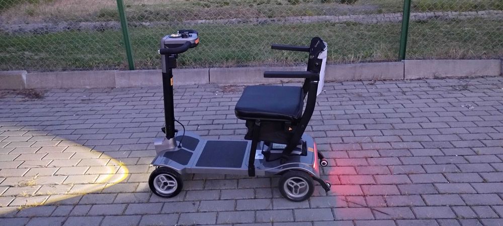 Skuter dla seniorów i nie tylko Bardzo lekki, składany i funkcjonalny