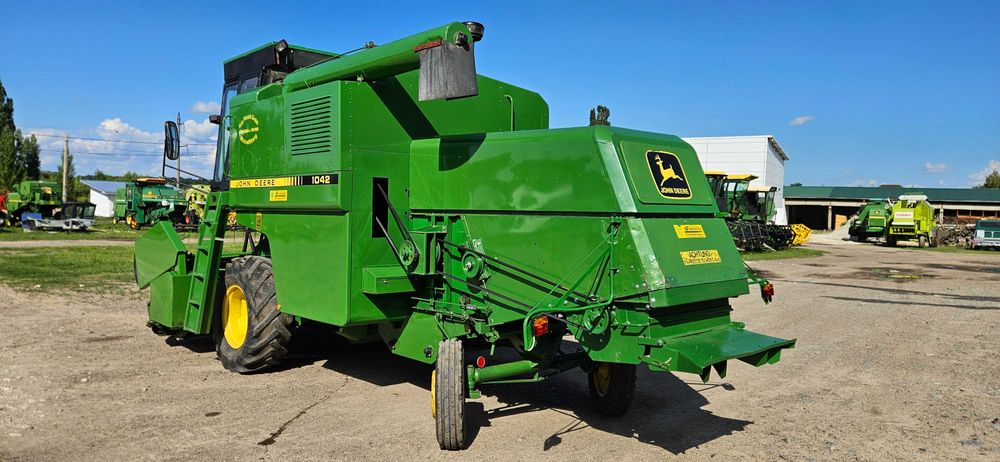Комбайн зернозбиральний John Deere 1042 2.6m